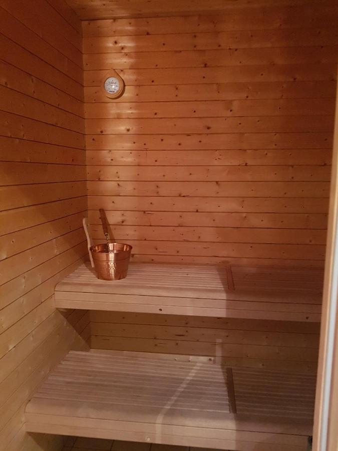Funaesdalsporten Roeda Husen Funaesdalen Bagian luar foto