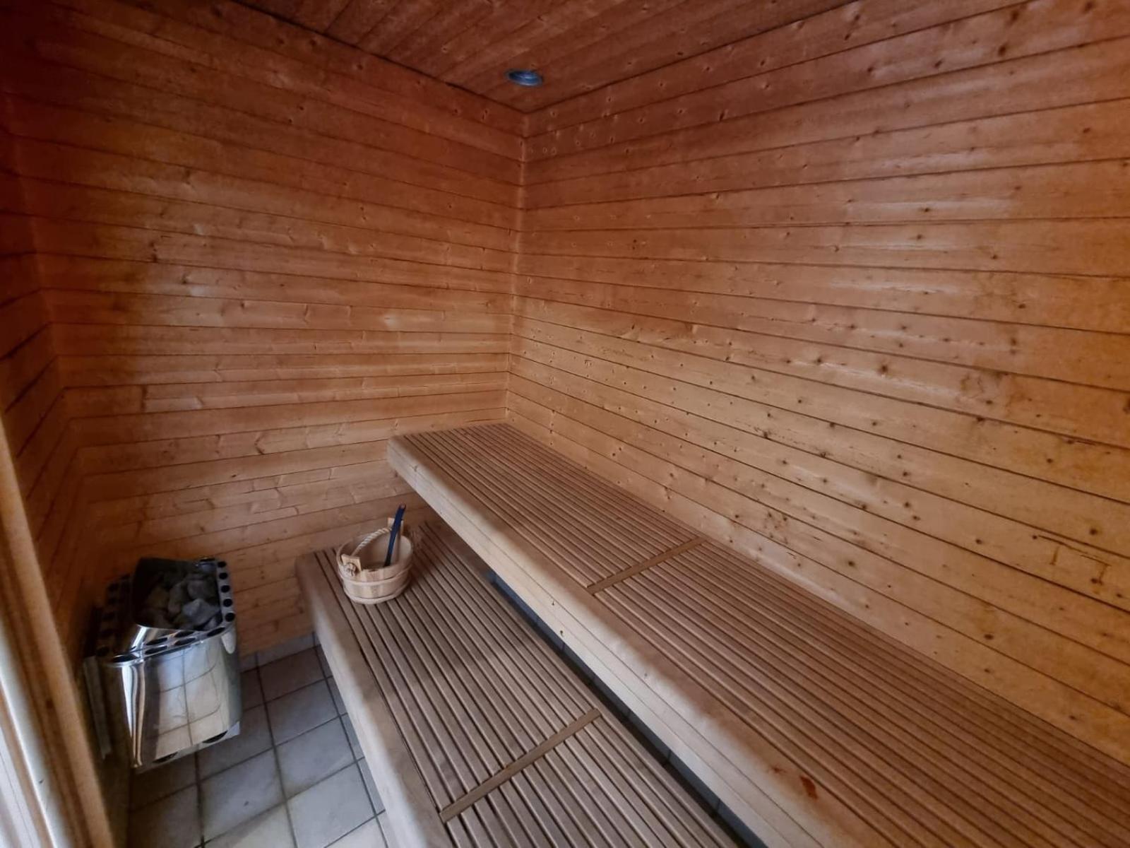 Funaesdalsporten Roeda Husen Funaesdalen Bagian luar foto